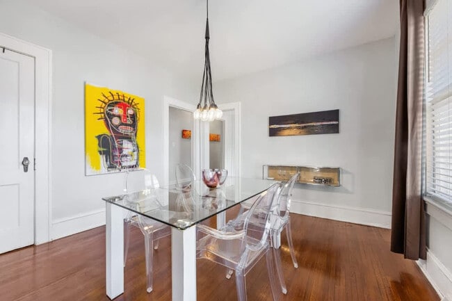 Building Photo - 536 Hawthorne Ln