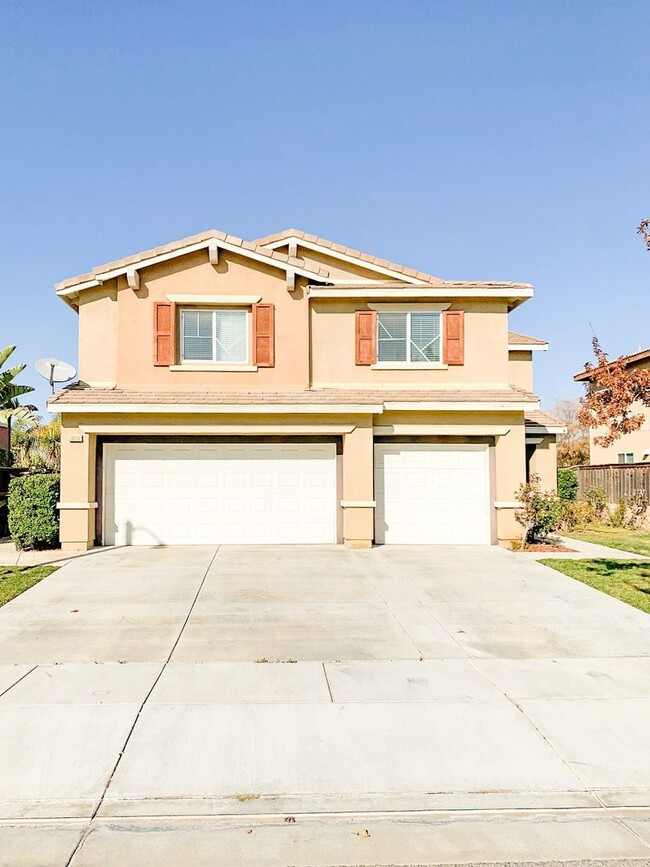 Building Photo - Large 4 bedroom + LOFT Home in Murrieta Fo...