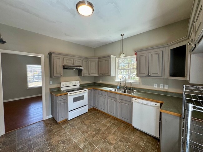 Building Photo - 2008 Marvin Ave