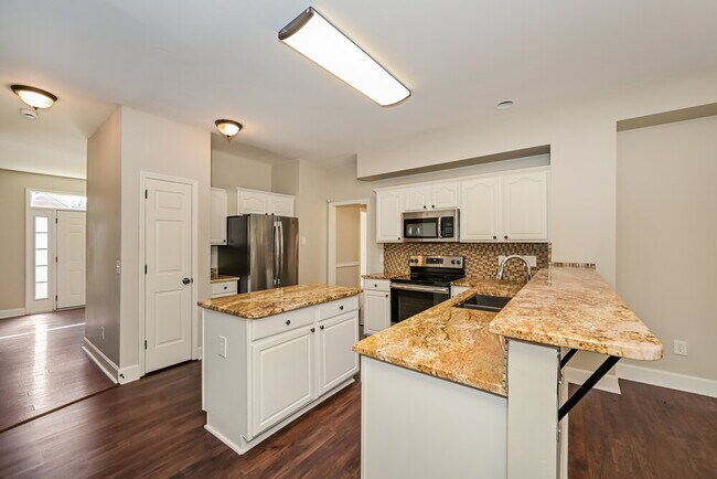 Building Photo - 4340 Cambridge Dr