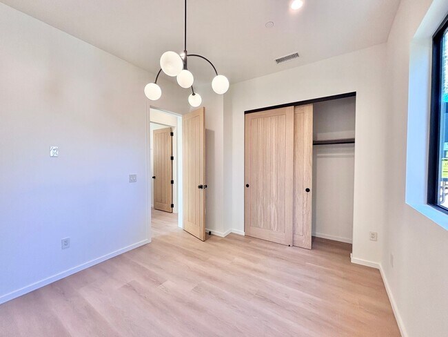 Building Photo - 17852 Saticoy St