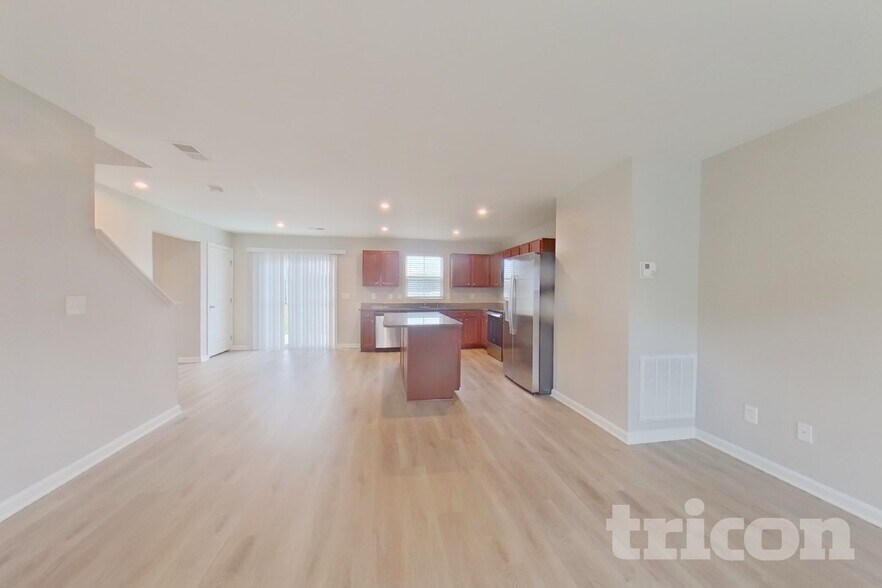 Building Photo - 757 Sequoia Dr
