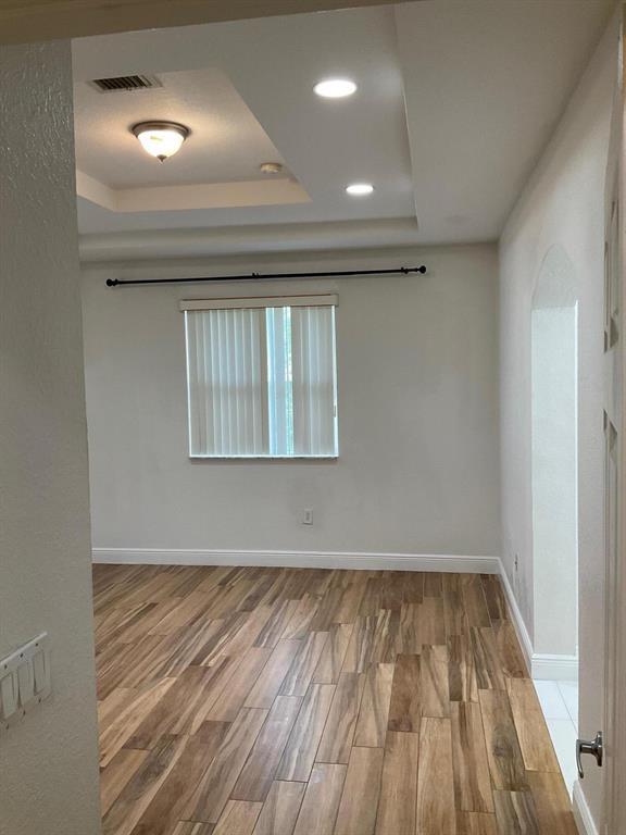 Building Photo - 6639 Hidden Cove Dr