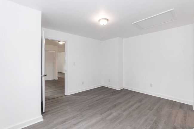 Building Photo - Completely Remodeled One Bedroom Home!