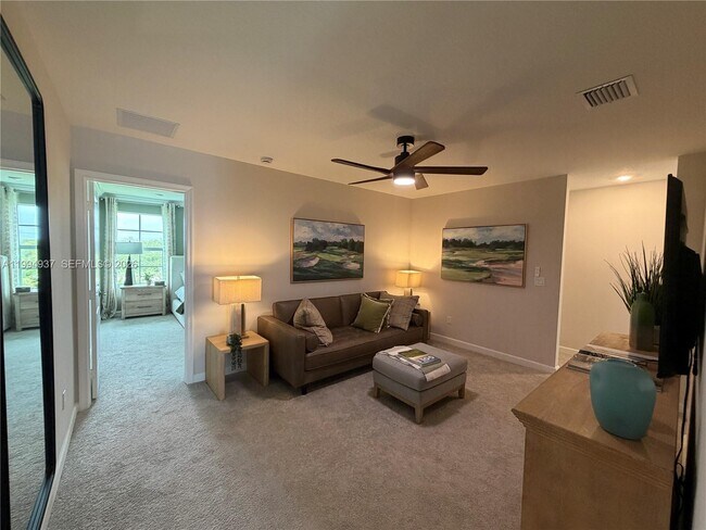 Building Photo - 1694 Hoot Owl Holw