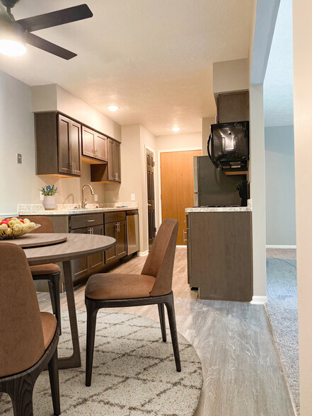 Dinning Room - Summerhill Estates Apartments