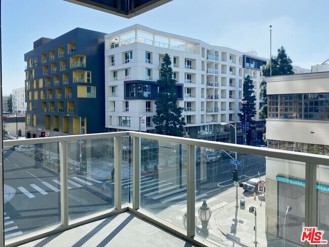 Building Photo - 1155 S Grand Ave