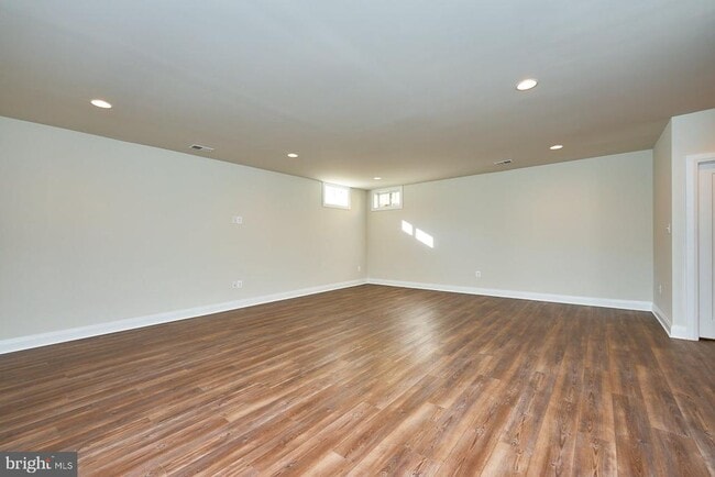 Building Photo - 6845 Churchill Rd