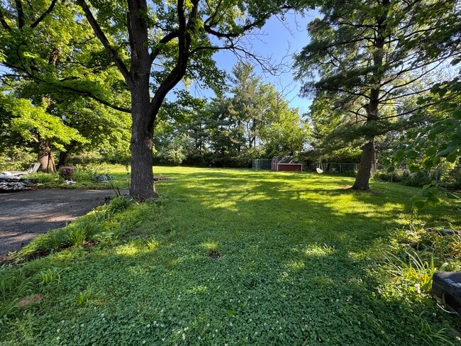 Building Photo - 10275 Kennerly Rd
