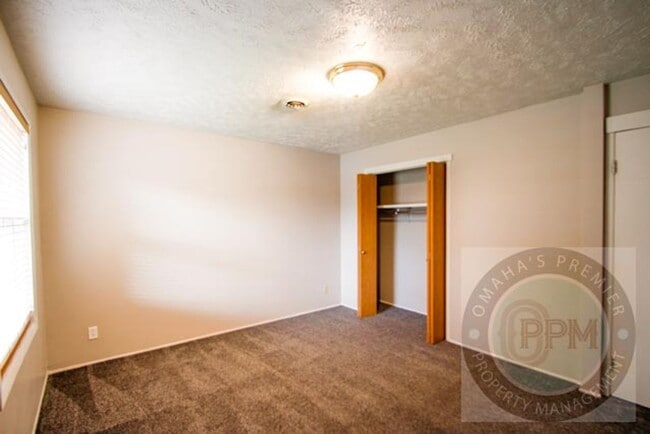 Building Photo - 3 Bedroom / 1.5 Bath Townhome in Gretna!!