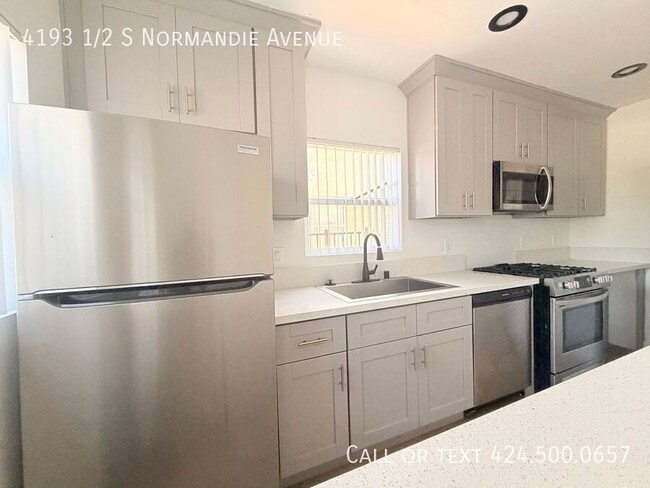 Building Photo - 4193 1/2 S Normandie Avenue-