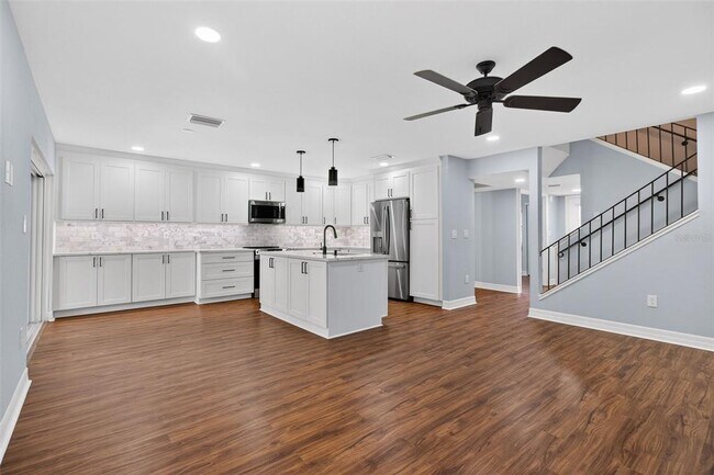 Building Photo - 6660 Cape Hatteras Way NE