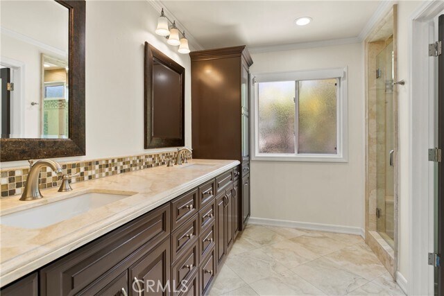 Building Photo - 28501 El Sur