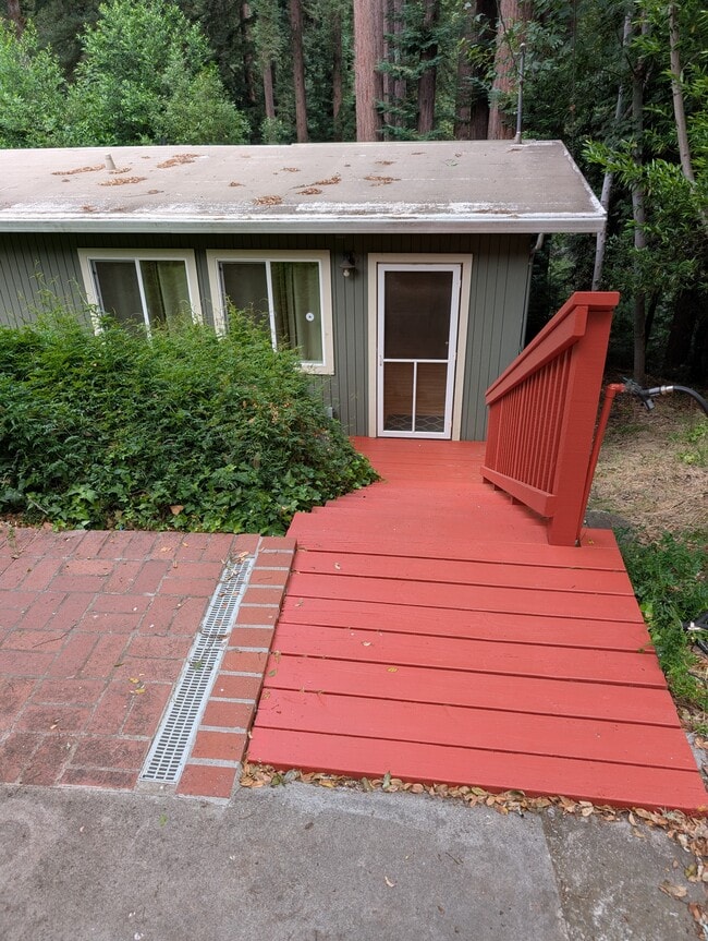 Building Photo - 973 Sharon Ln