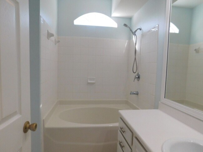 Building Photo - Condo Available At The Preserve of Indigo Run