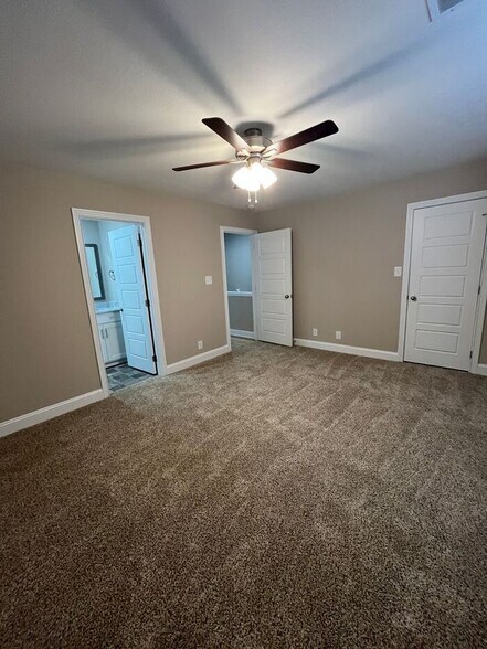 Building Photo - 3385 Polly Dr