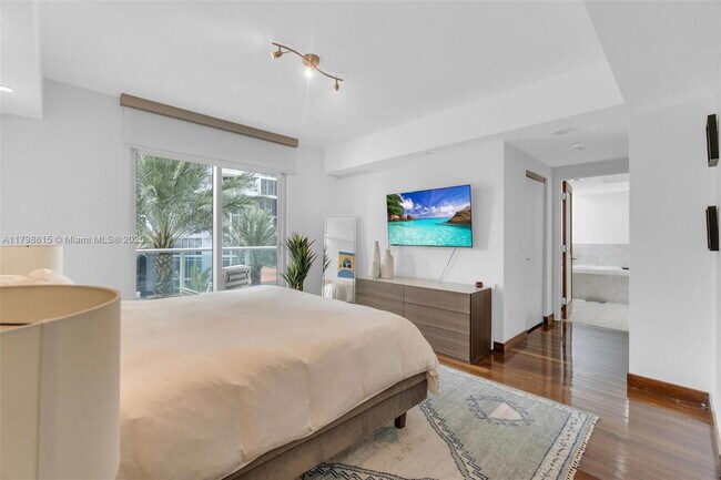 Building Photo - 1331 Brickell Bay Dr
