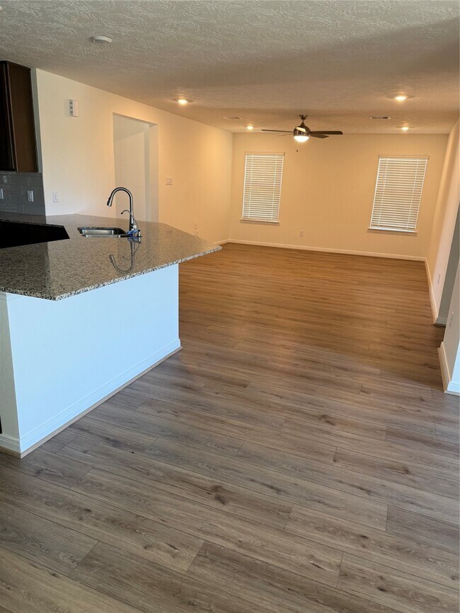 Primary Photo - 1634 Vista Luna Dr