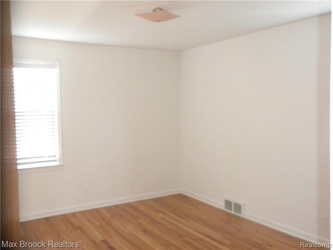 Building Photo - 1711 Villa Rd