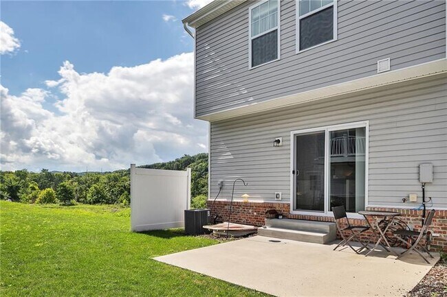Building Photo - 243 Faulk Dr