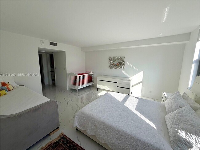 Building Photo - 1920 S Ocean Dr