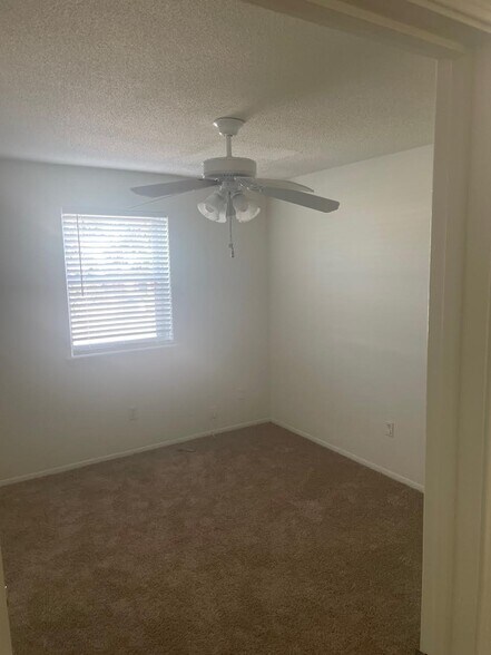 Building Photo - 5104 W Esplanade Ave