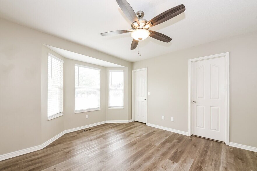Building Photo - 1116 Mustang Ln