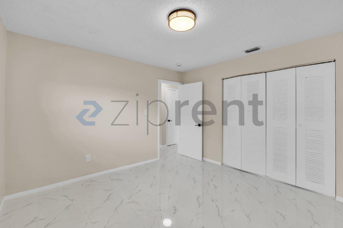 Building Photo - Unit B