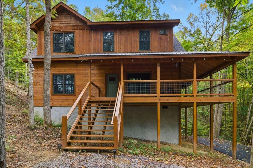 Building Photo - 3045 Jones Creek Ln