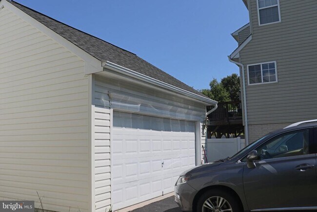 Building Photo - 8140 Gilroy Dr