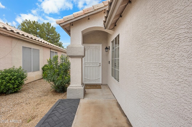 Building Photo - 3404 E Lavey Ln