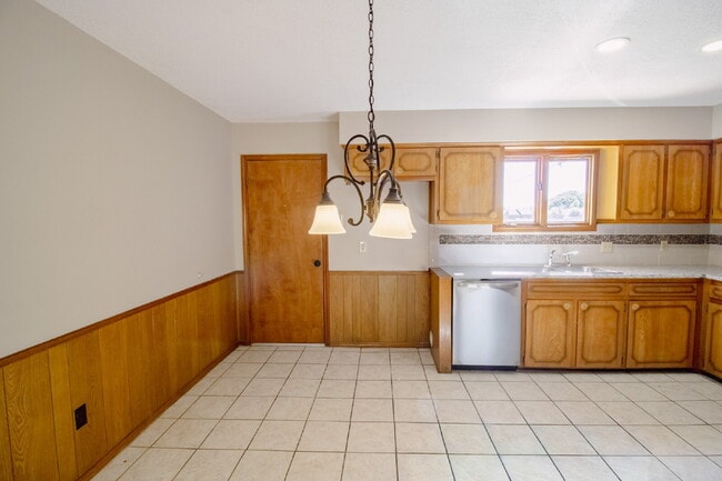 Building Photo - 3/2/2 on Cul de Sac South Lubbock.