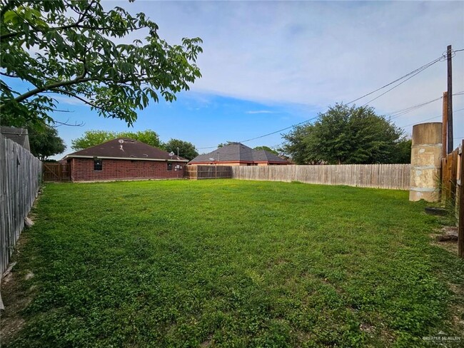Building Photo - 221 Austin St