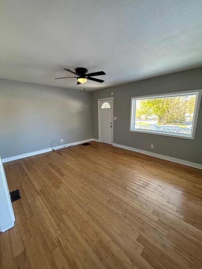 Building Photo - NEW 3 bedroom listing - COMING SOON!!