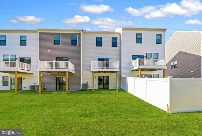 Building Photo - 466 Still Feather Ave