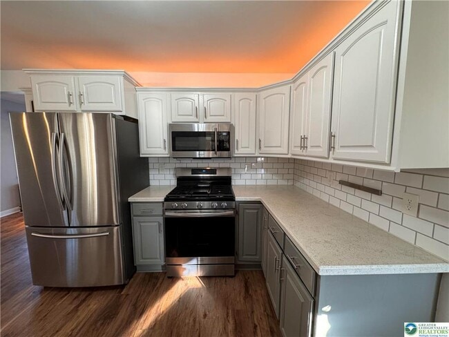 Building Photo - 724 N Muhlenberg St