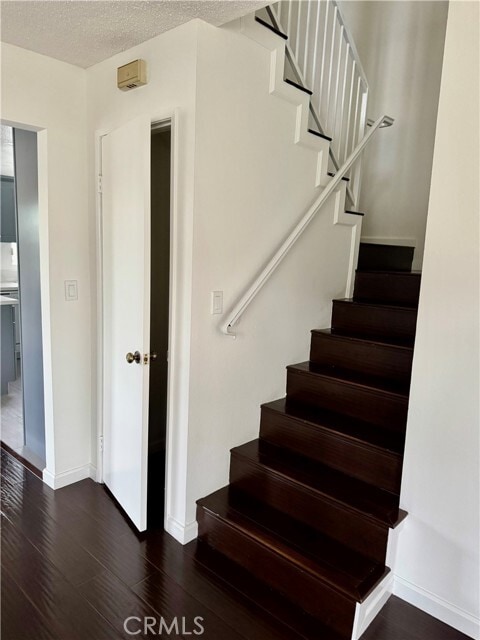 Building Photo - 5704 Sultana Ave