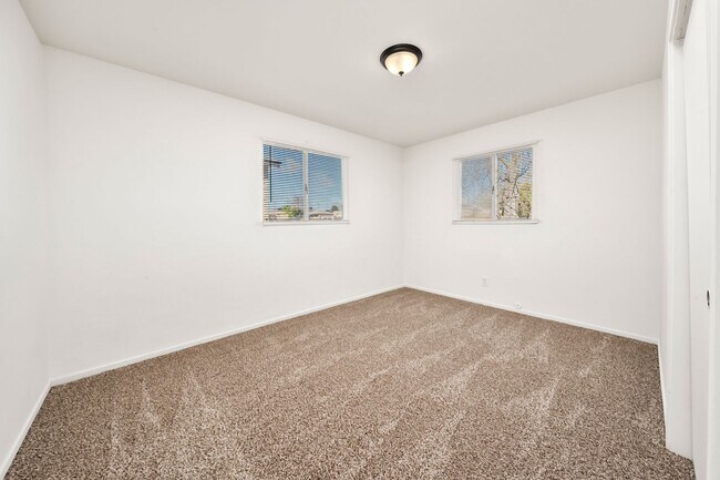 Building Photo - Cozy 3-Bedroom Single-Family Home-Move-In Ready!