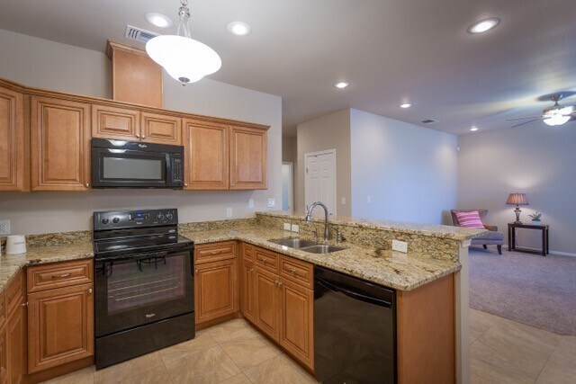 Building Photo - Beautiful duplex with granite countertops ...