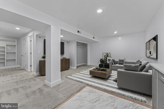 Building Photo - 8561 Skipjack Pl