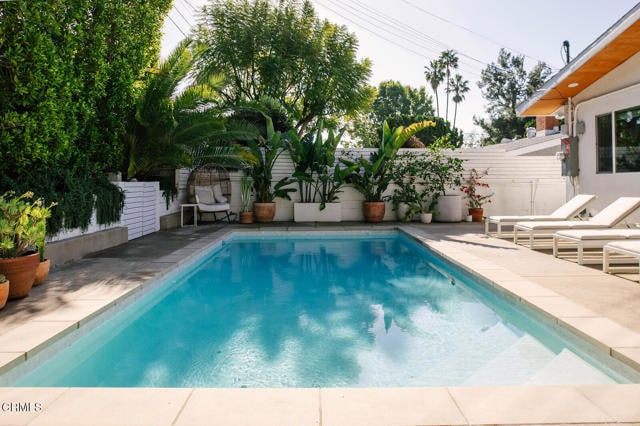 Building Photo - 906 Adelante Ave