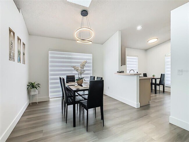 Building Photo - 1510 Chapman Oak Ct