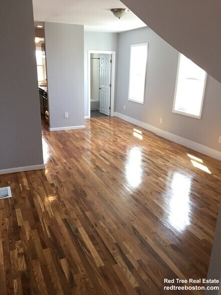 Building Photo - 39 Pinckney St