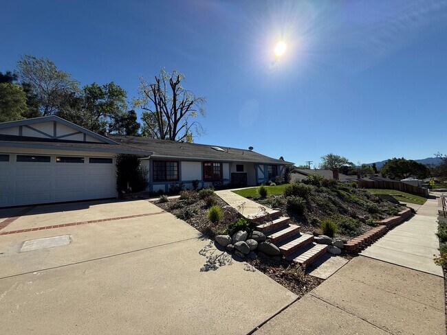 Building Photo - Remodeled - 3 bed, 2 bath single story home in Thousand Oaks