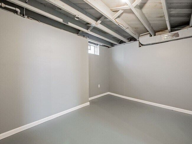Building Photo - 127 Auburn St