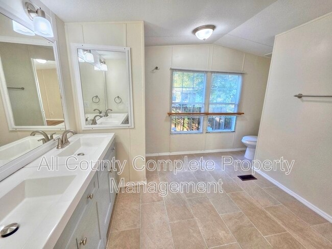 Building Photo - 7603 Plumwood Dr