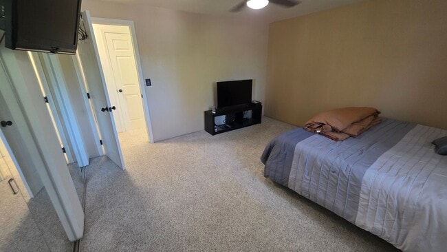 Building Photo - Heart of Puyallup Stunner; a Must See!