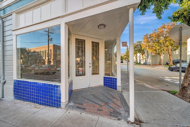 Building Photo - Chenery Street Property