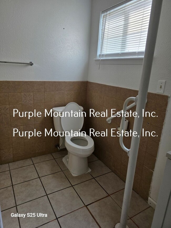 Building Photo - AVAILABLE NOW:  3 Bedrooms, 2 Bath Home for Rent