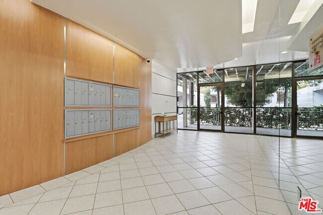 Building Photo - 1271 Stoner Ave